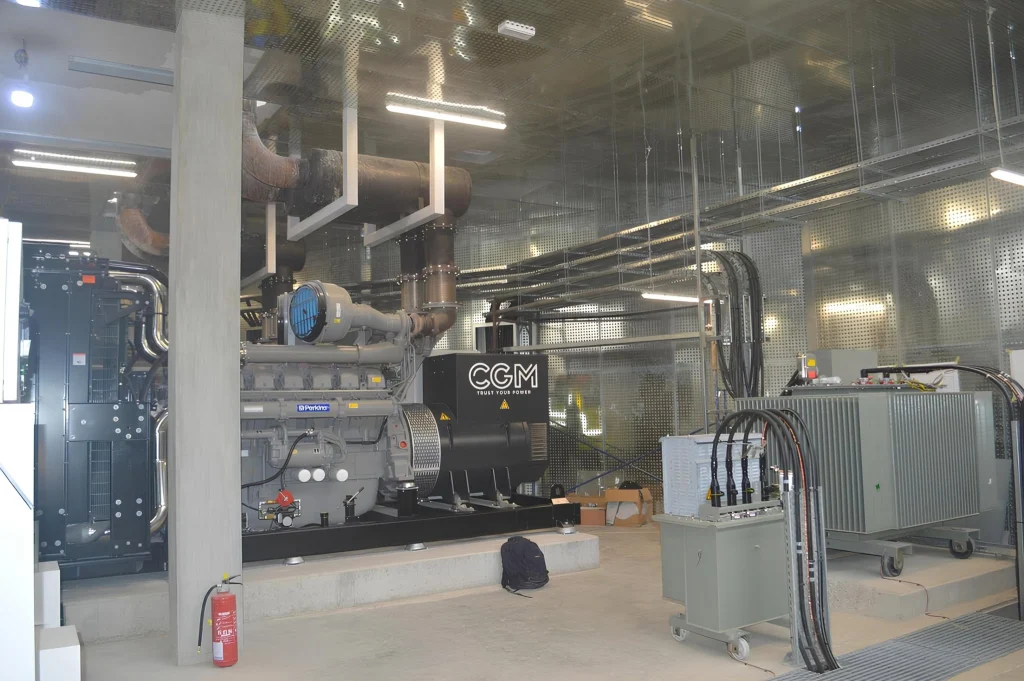 Centrale électrique de 3 MVA du pôle commercial du Stade Général Mathieu Kérékou — 4